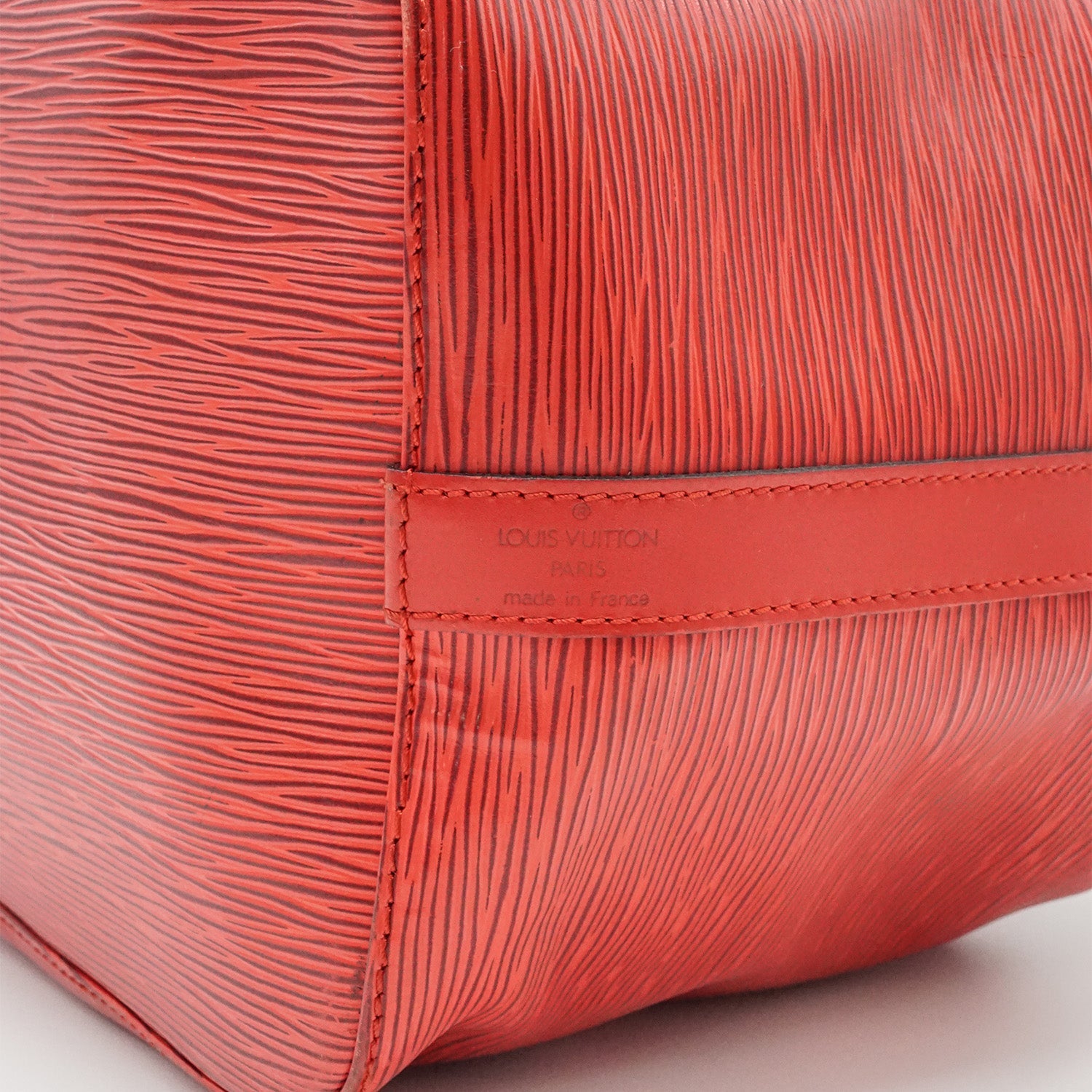 Epi Petit Noe Red Shoulder Bag